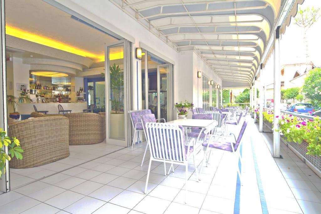 Hotel Vienna Беллария-Иджеа-Марина Экстерьер фото