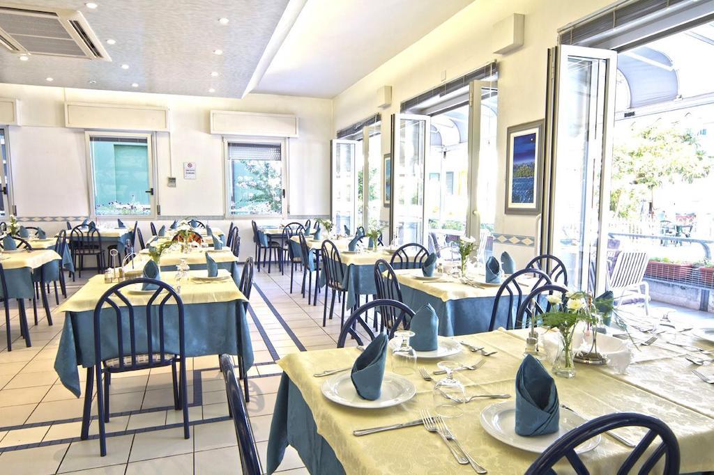 Hotel Vienna Беллария-Иджеа-Марина Экстерьер фото