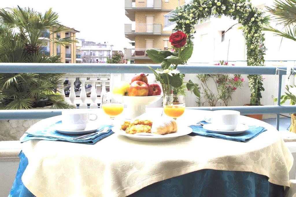 Hotel Vienna Беллария-Иджеа-Марина Экстерьер фото